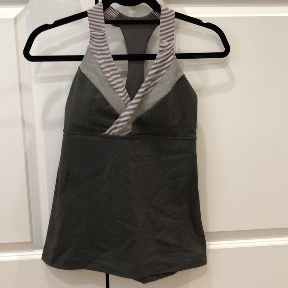 Lovely olive with stripe detail Lululemon top